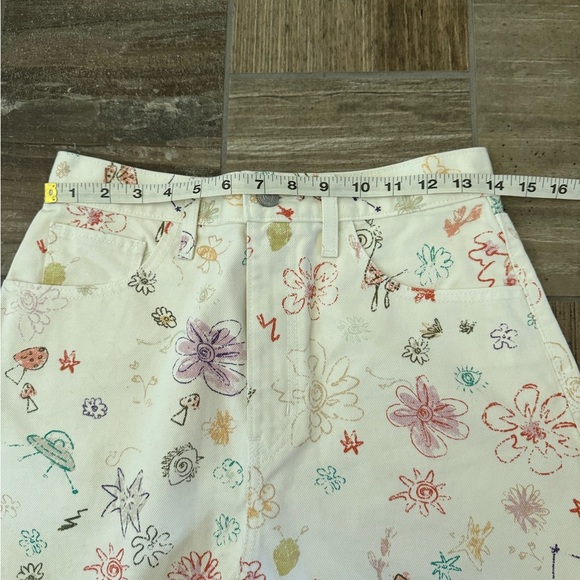 New Sample Levis High Waisted Space Doodle Jean Shorts size 27 - Picture 8 of 10